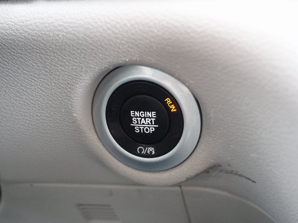 Used 2024 Chrysler Pacifica Touring-L image 31