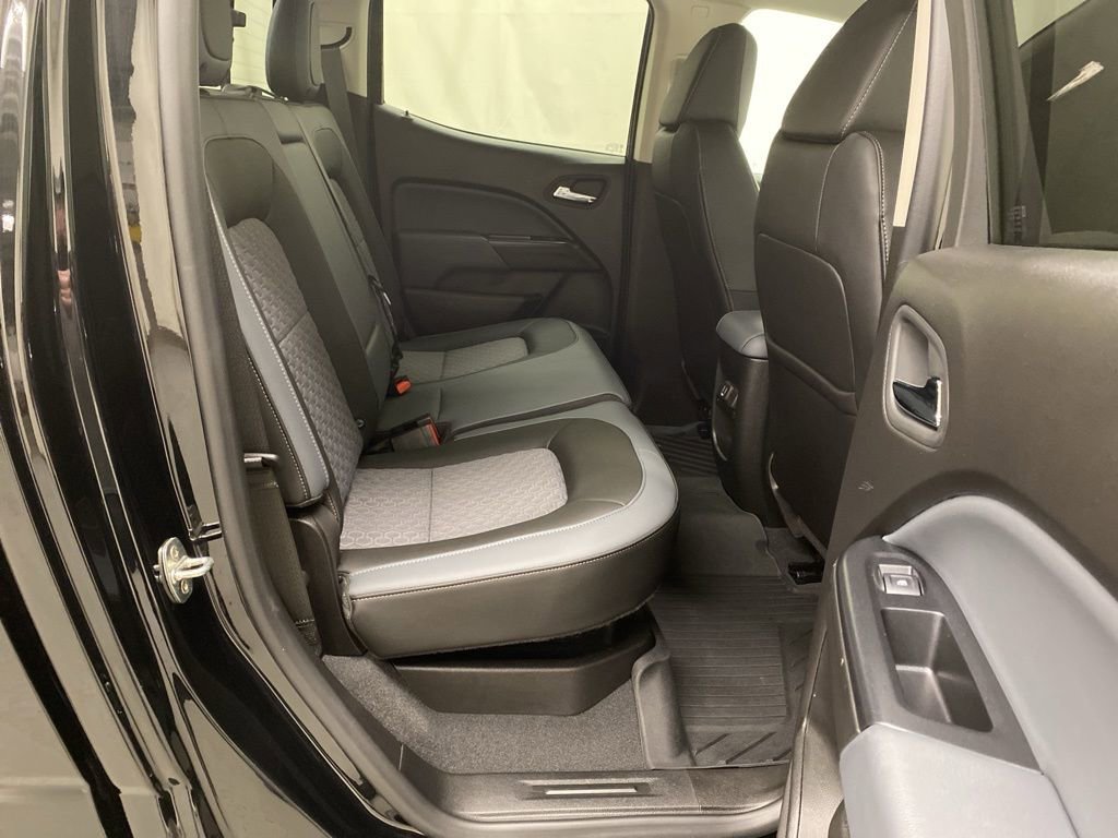 Used 2021 Chevrolet Colorado Z71 w/ Z71 Midnight Edition image 17