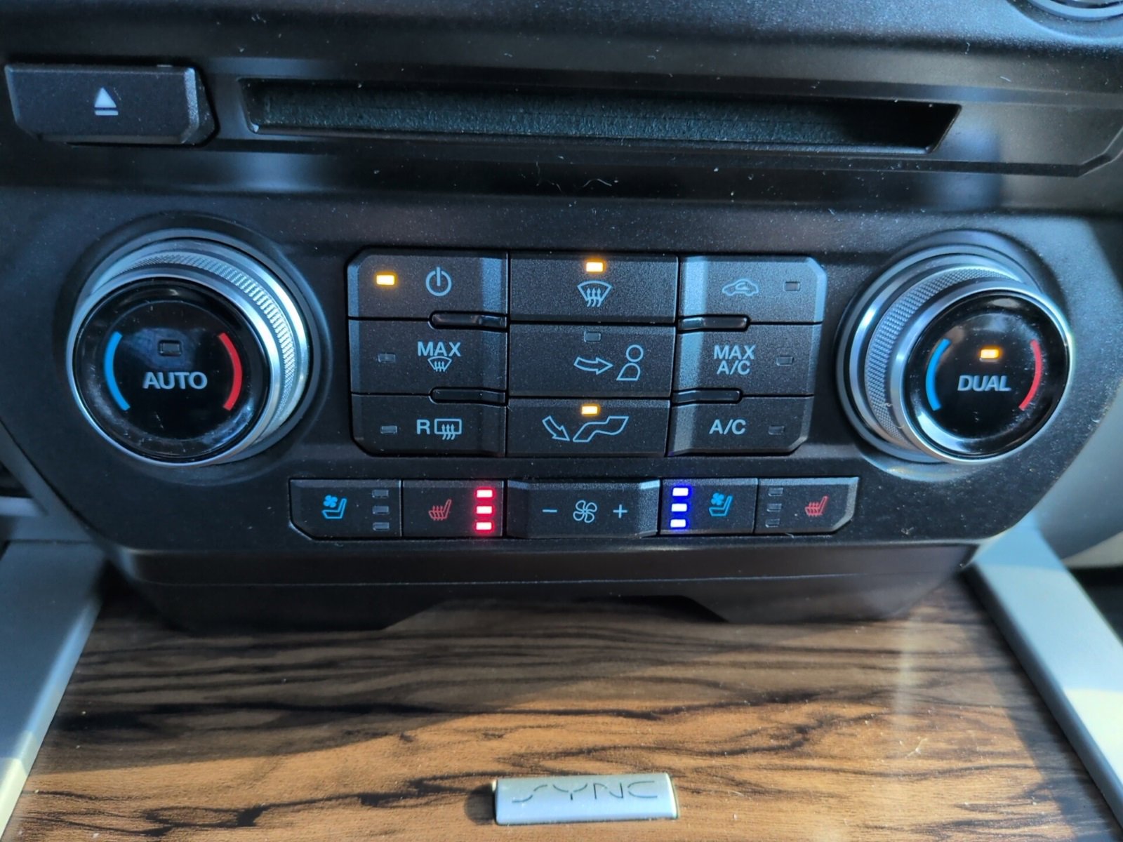 Used 2018 Ford F150 Lariat image 26