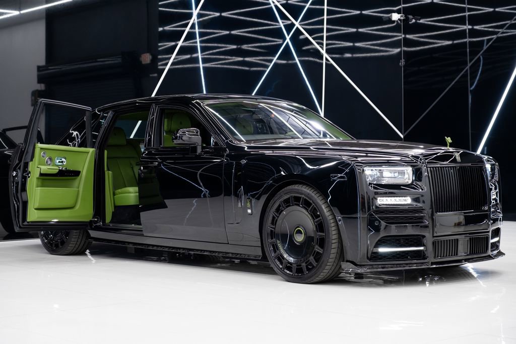 Used 2023 Rolls-Royce Phantom Sedan w/ The Phantom Package RWD image 7