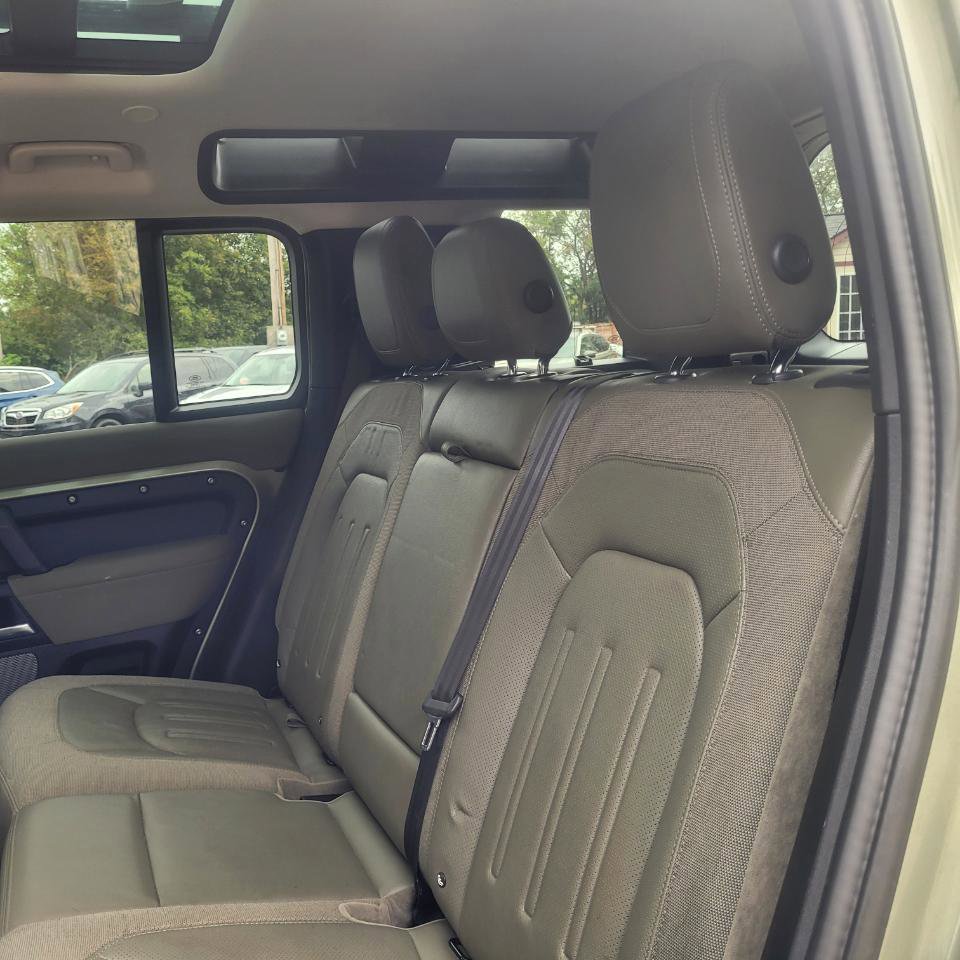 Used 2020 Land Rover Defender 110 S AWD/4WD image 36