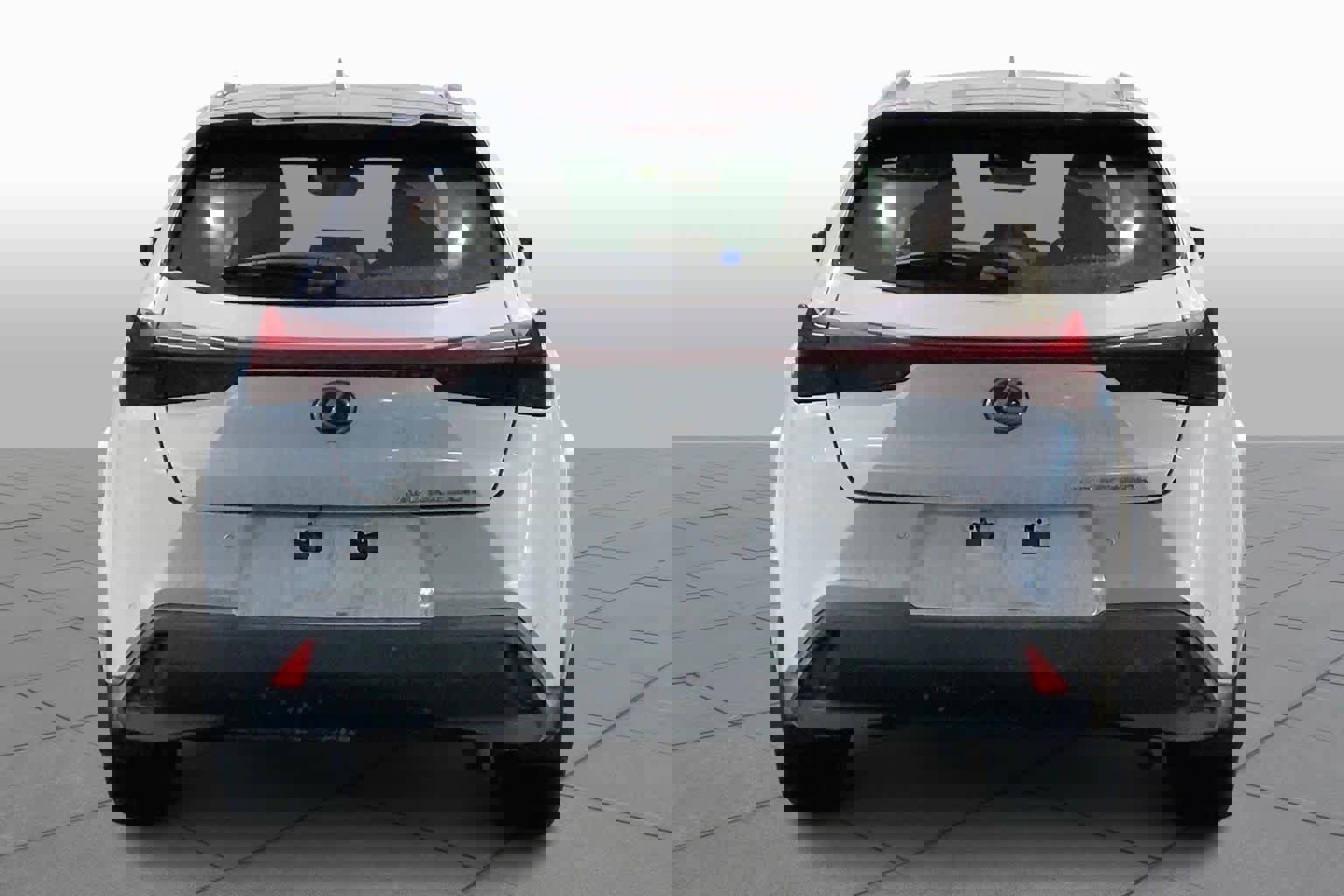 Used 2024 Lexus UX 250h AWD w/ Premium Package image 4