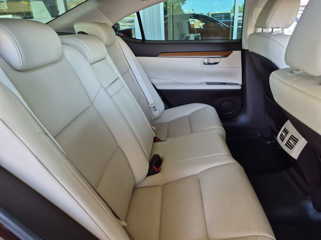 Used 2017 Lexus ES 300h w/ Navigation System Package FWD image 23