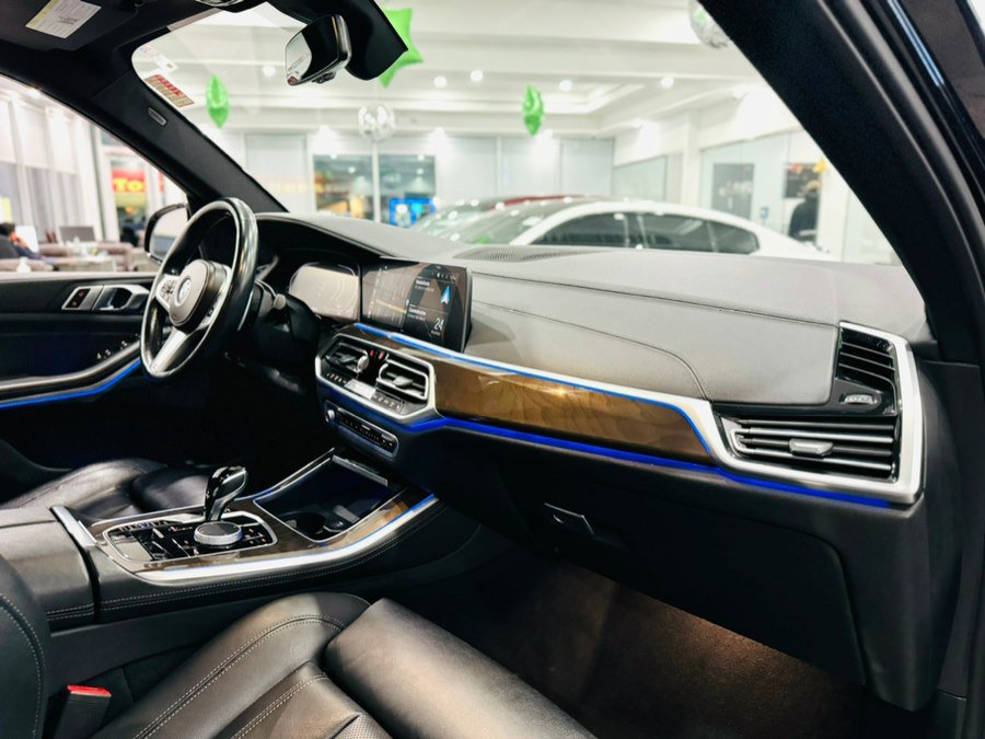 Used 2022 BMW X5 sDrive40i w/ M Sport Package image 21