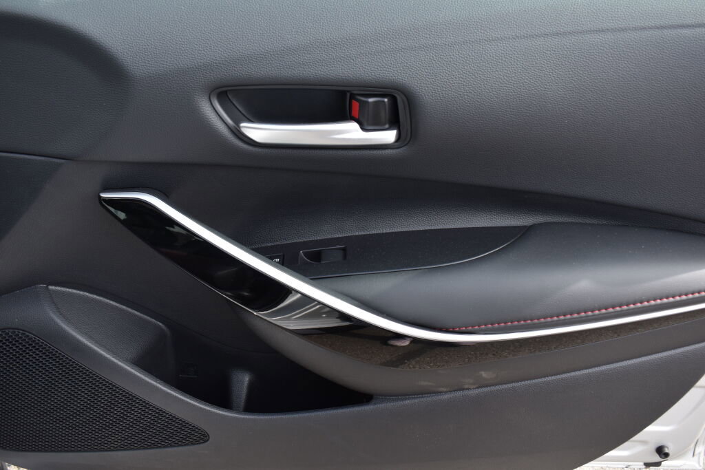 Certified 2025 Toyota Corolla XSE image 24