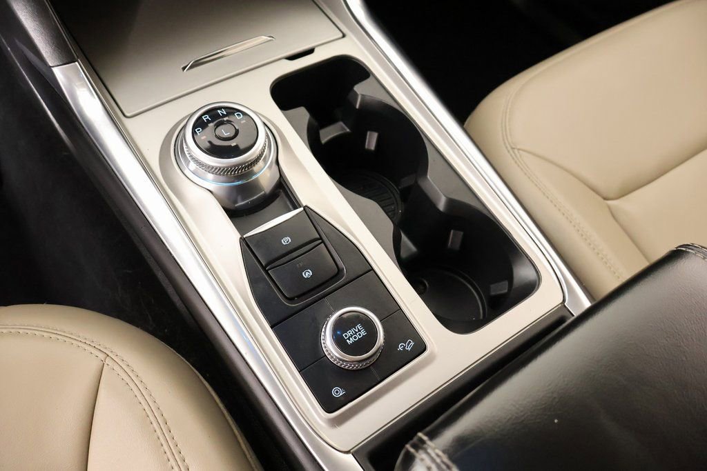 Used 2023 Ford Explorer XLT w/ Equipment Group 202A image 8