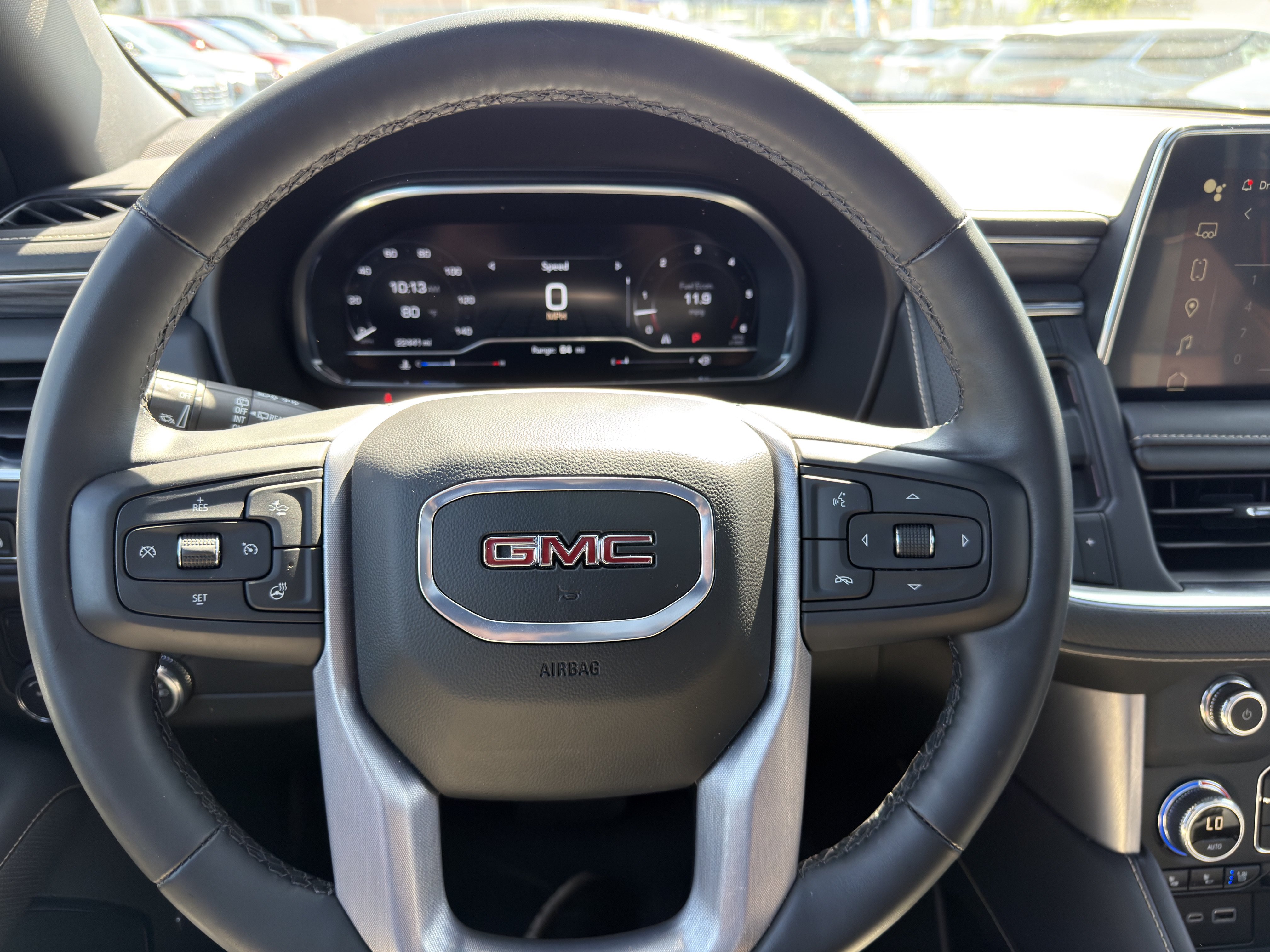 Used 2024 GMC Yukon XL SLT w/ SLT Premium Package RWD image 34