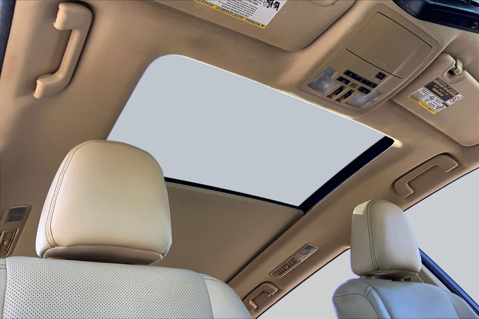 Used 2018 Toyota Highlander Limited Platinum FWD image 14
