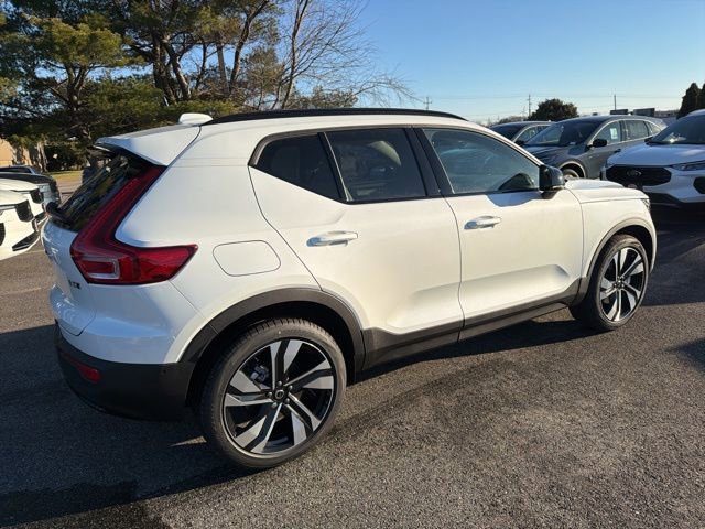 New 2026 Volvo XC40 B5 Ultra w/ Protection Package Premier image 3