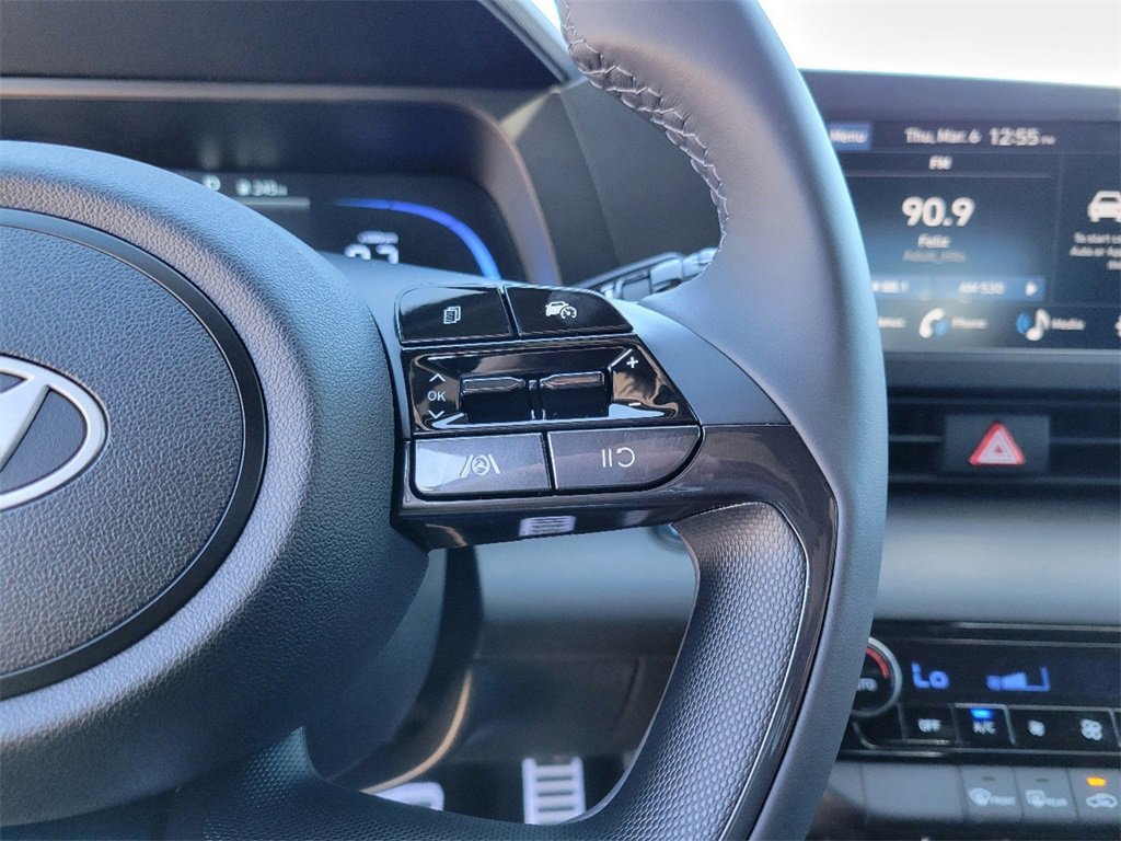 Used 2025 Hyundai Elantra Sport image 16