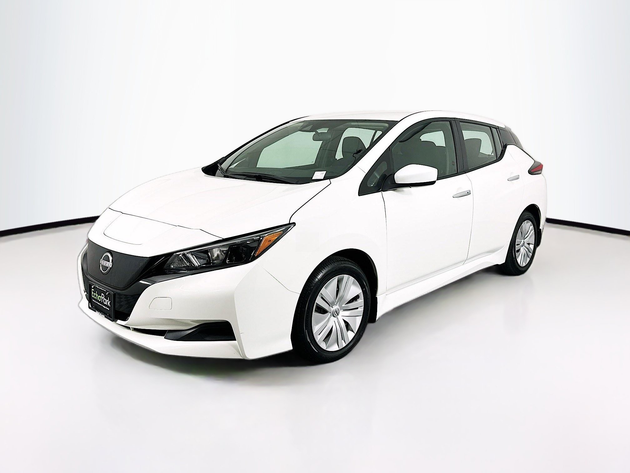 Used 2025 Nissan Leaf S FWD image 3