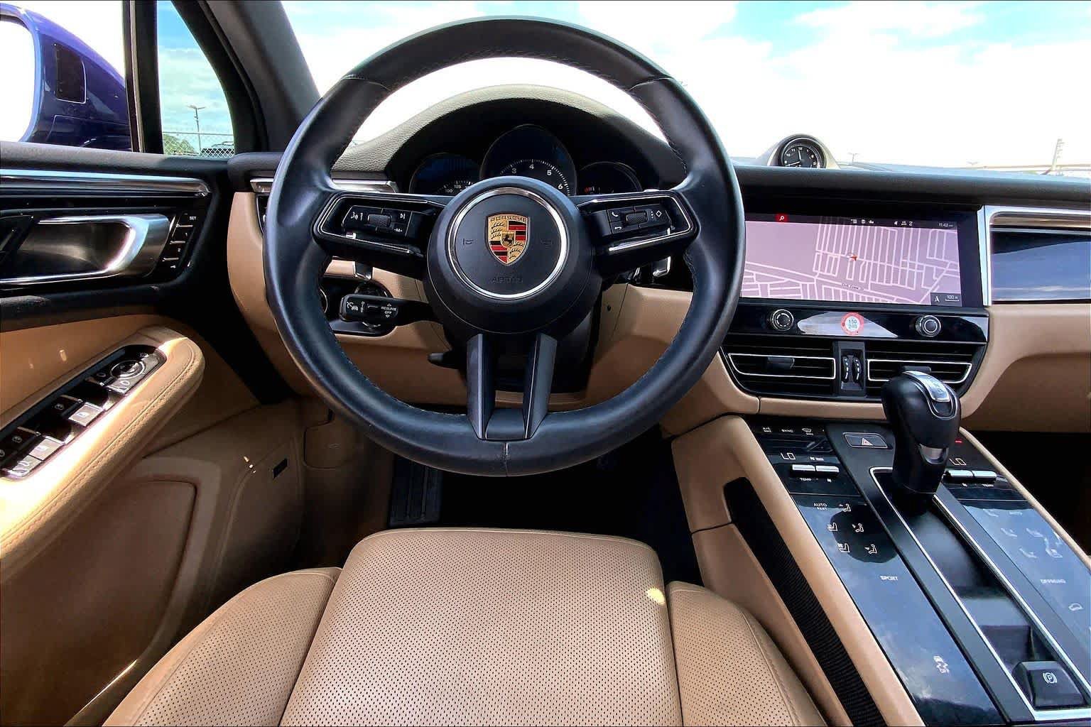 Used 2023 Porsche Macan Turbo AWD/4WD image 7