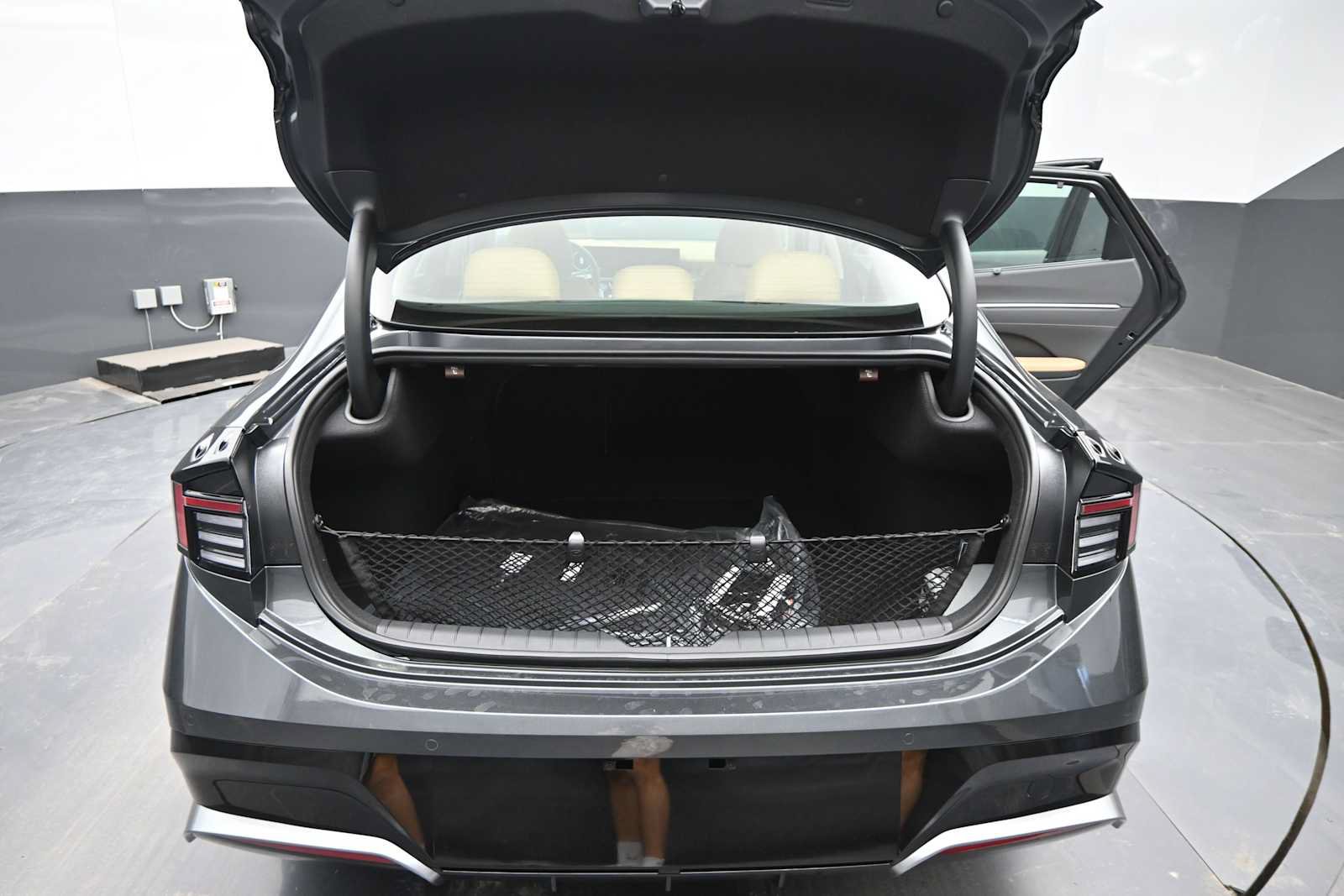 New 2026 Hyundai Sonata Limited FWD image 15