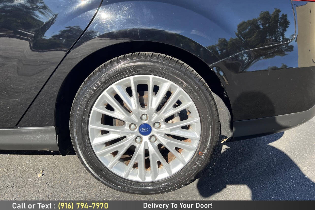 Used 2016 Ford Focus Titanium FWD image 10