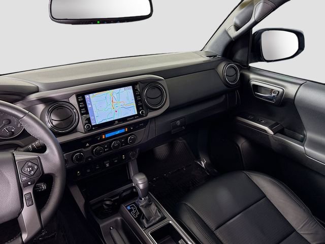Used 2022 Toyota Tacoma TRD Sport w/ TRD Premium Sport Package AWD/4WD image 26