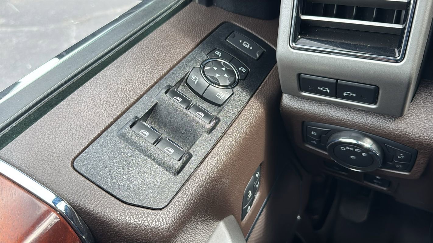 Used 2021 Ford F250 King Ranch w/ King Ranch Ultimate Package AWD/4WD image 27