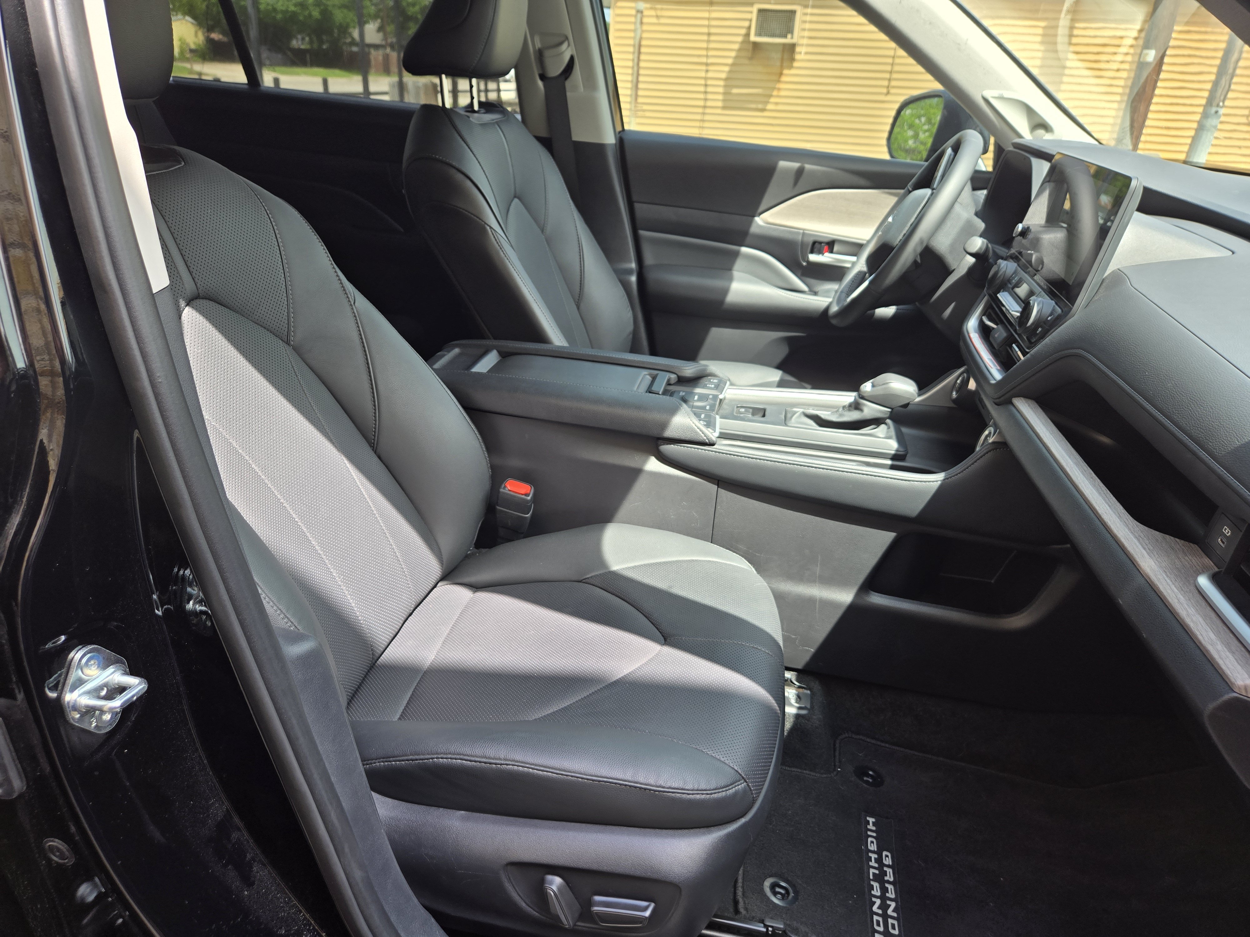 Used 2026 Toyota Grand Highlander AWD image 10
