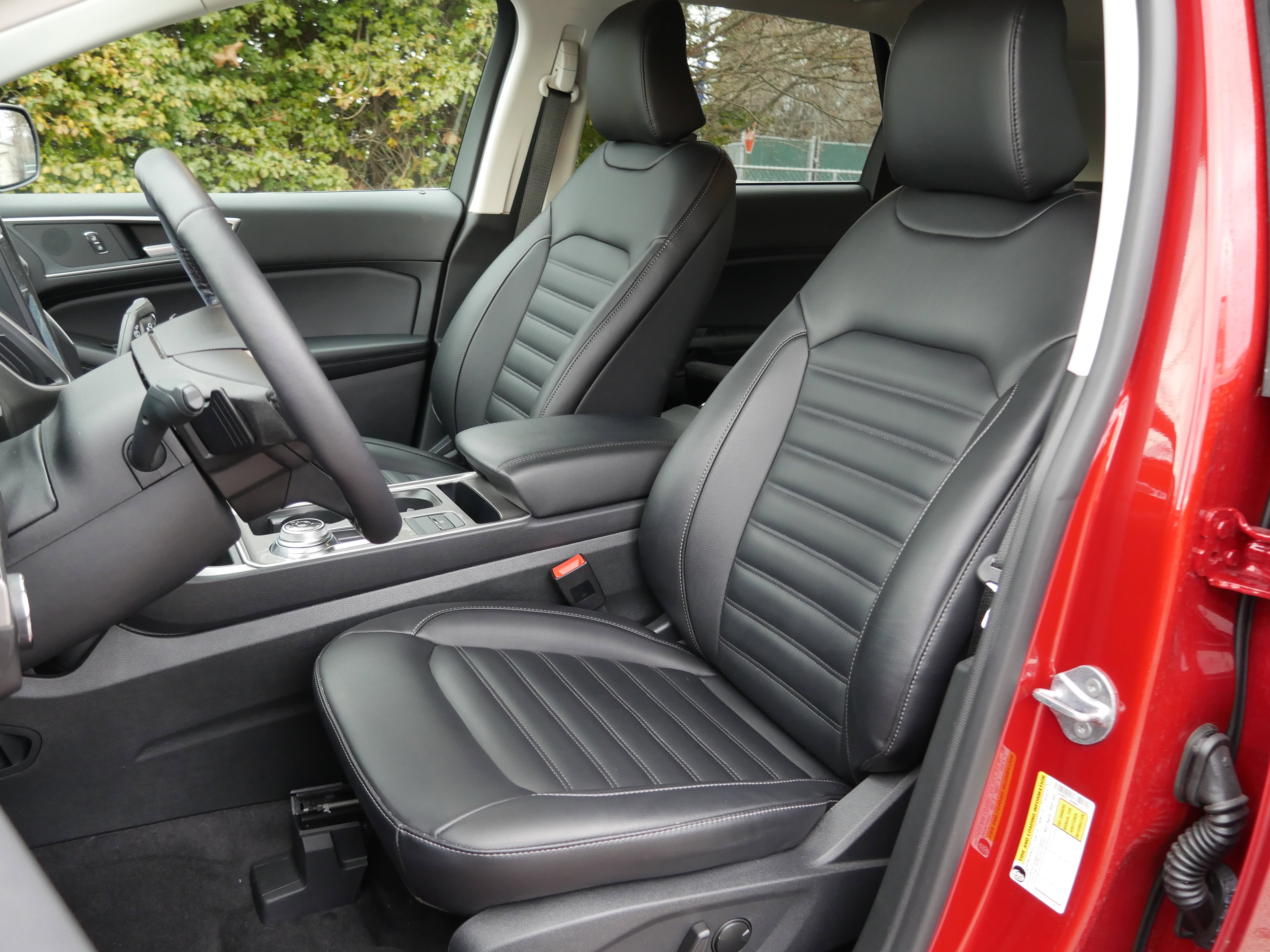 Certified 2024 Ford Edge SEL w/ Convenience Package image 36