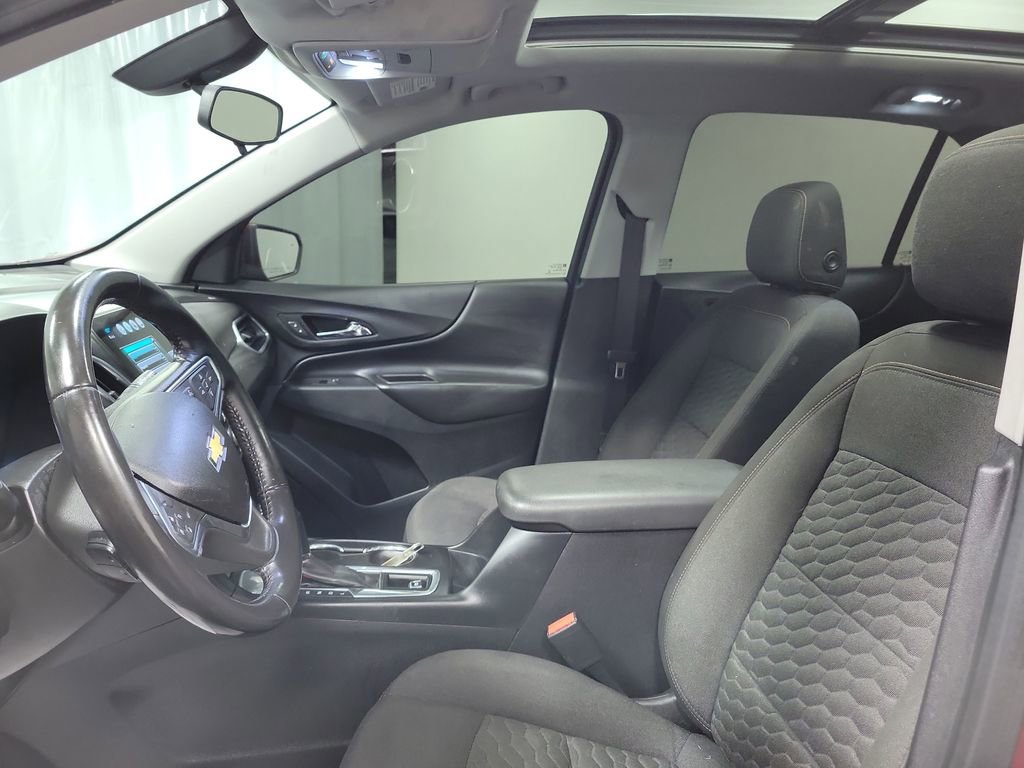 Used 2018 Chevrolet Equinox LT w/ Sun & Infotainment Package image 13