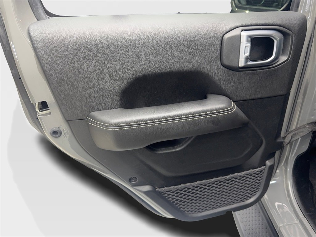 Used 2021 Jeep Wrangler Unlimited Sahara w/ Cold Weather Group image 38