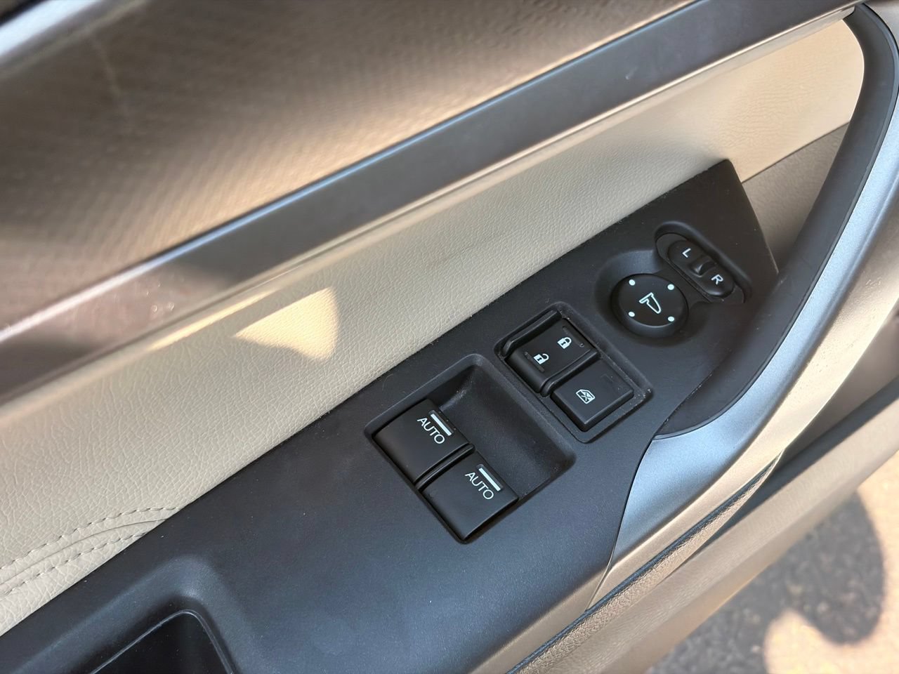 Used 2017 Honda Accord EX image 19