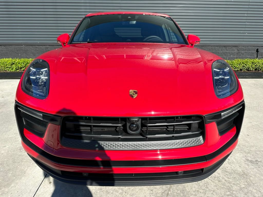 Certified 2026 Porsche Macan Turbo AWD/4WD image 8