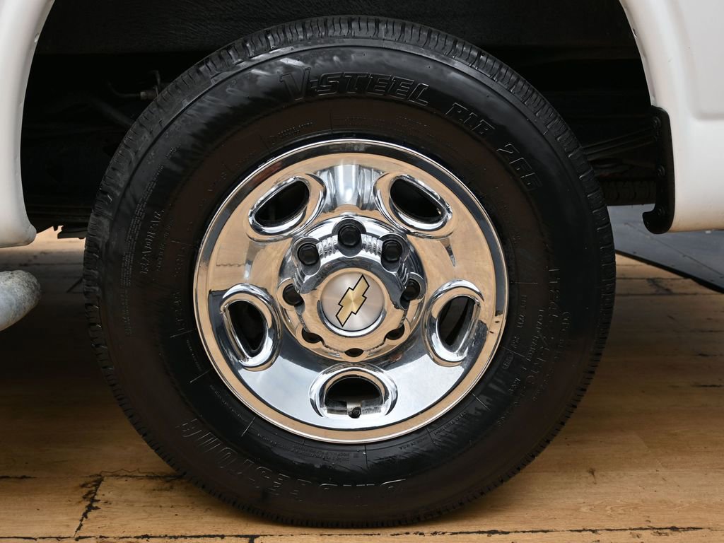 Used 2024 Chevrolet Express 2500 w/ Driver Convenience Package image 13