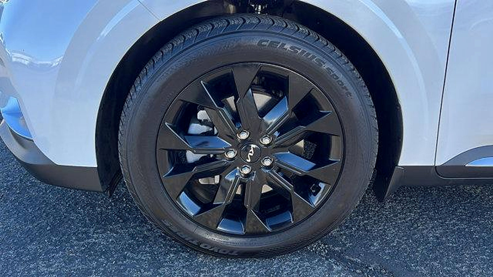 Used 2023 Kia Carnival SX Prestige image 10