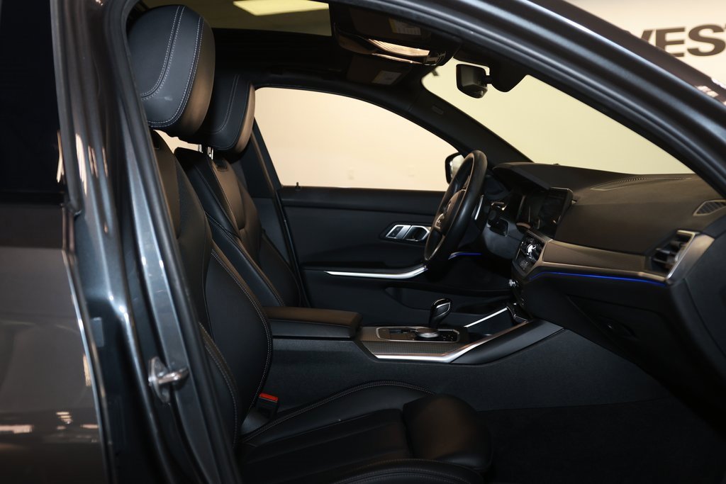 Used 2022 BMW M340i xDrive w/ Driving Assistance Package image 16