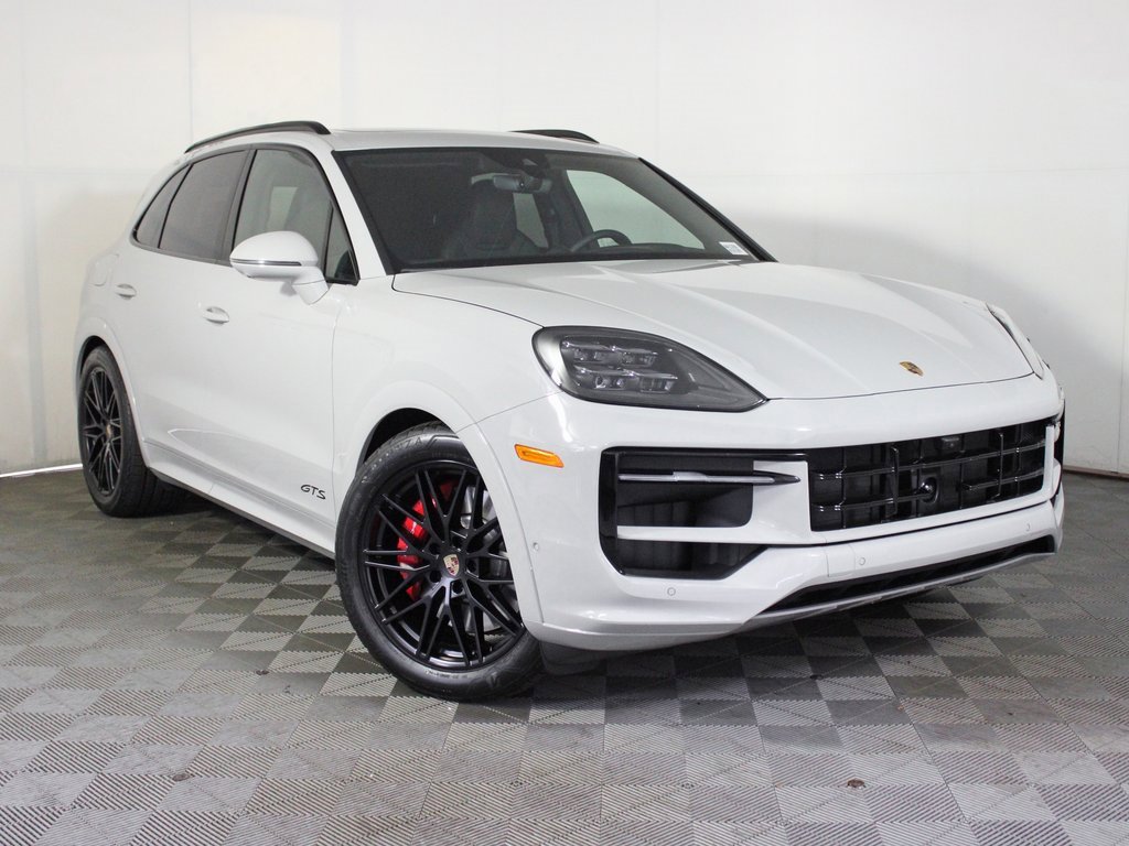 New 2026 Porsche Cayenne GTS image 9
