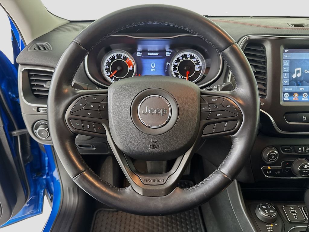 Used 2021 Jeep Cherokee Trailhawk w/ Trailer Tow Group AWD/4WD image 12