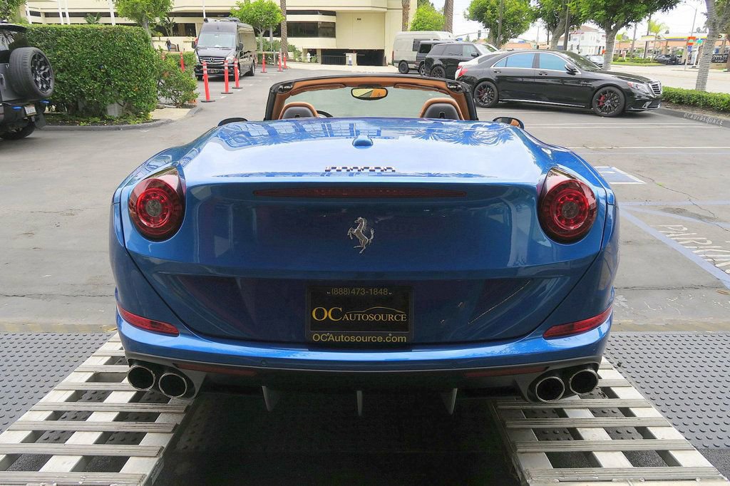 Used 2016 Ferrari California T RWD image 45