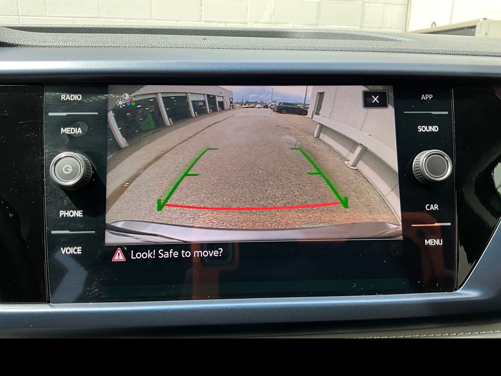 Used 2024 Volkswagen Taos SE FWD image 6