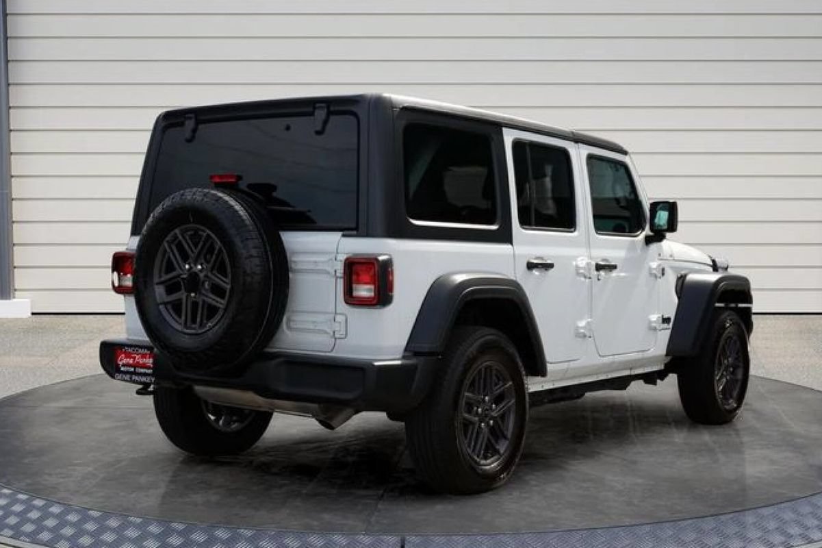 Used 2025 Jeep Wrangler Unlimited Sport AWD/4WD image 7