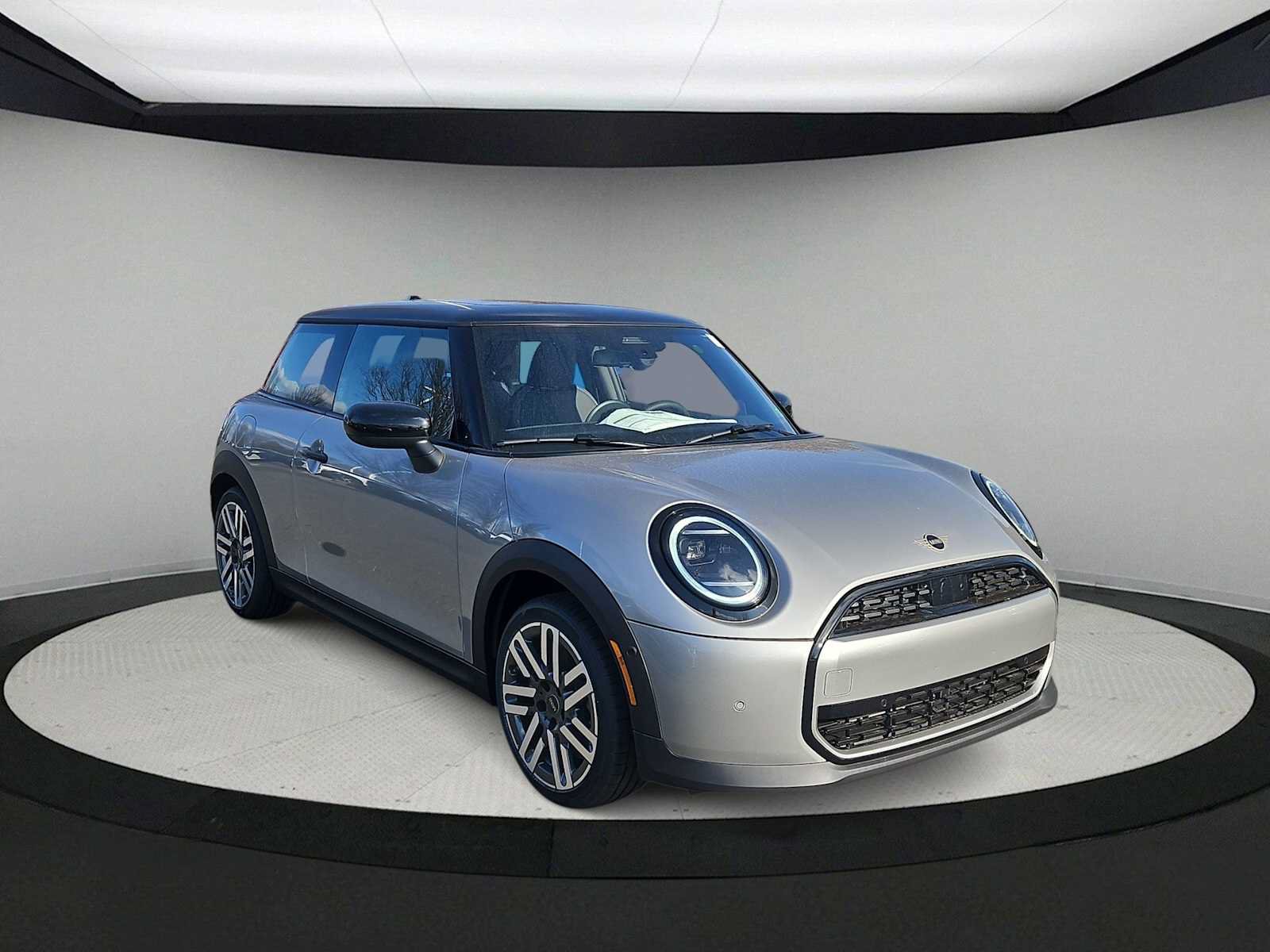 New 2026 MINI Cooper 2-Door Hardtop FWD image 2