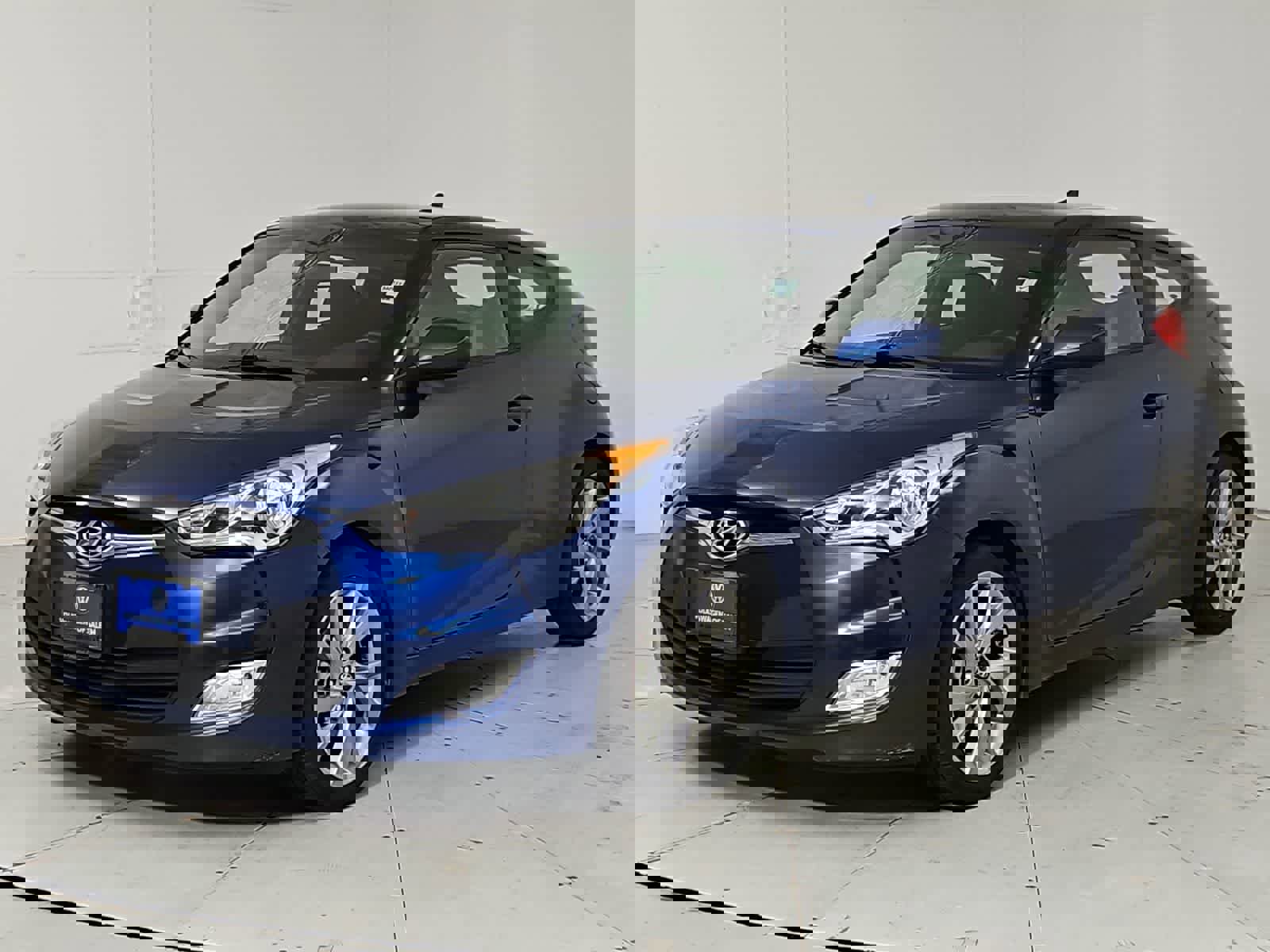 Used 2017 Hyundai Veloster image 1