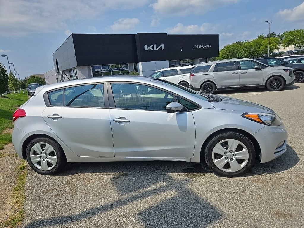 Used 2016 Kia Forte LX FWD image 2