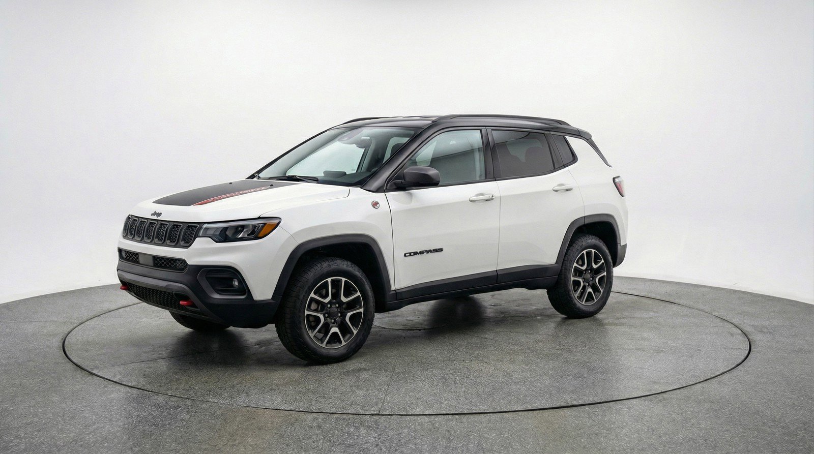 Used 2025 Jeep Compass Trailhawk AWD/4WD image 3