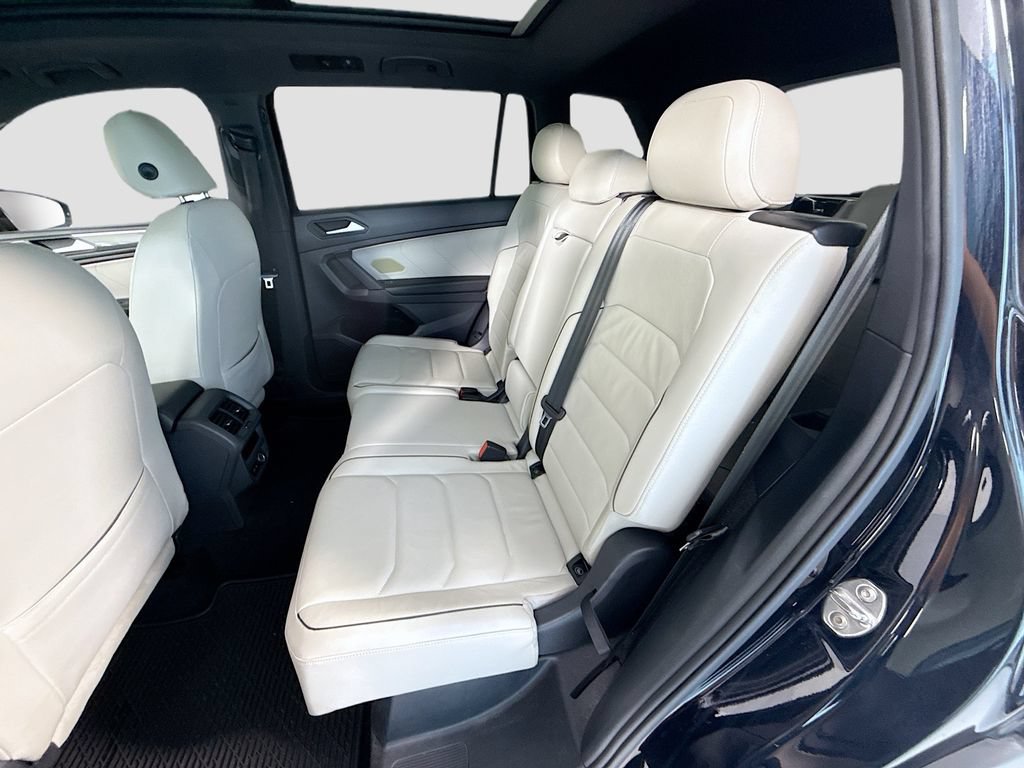 Used 2019 Volkswagen Tiguan SEL Premium R-Line w/ 3rd Row Seat Package AWD/4WD image 21