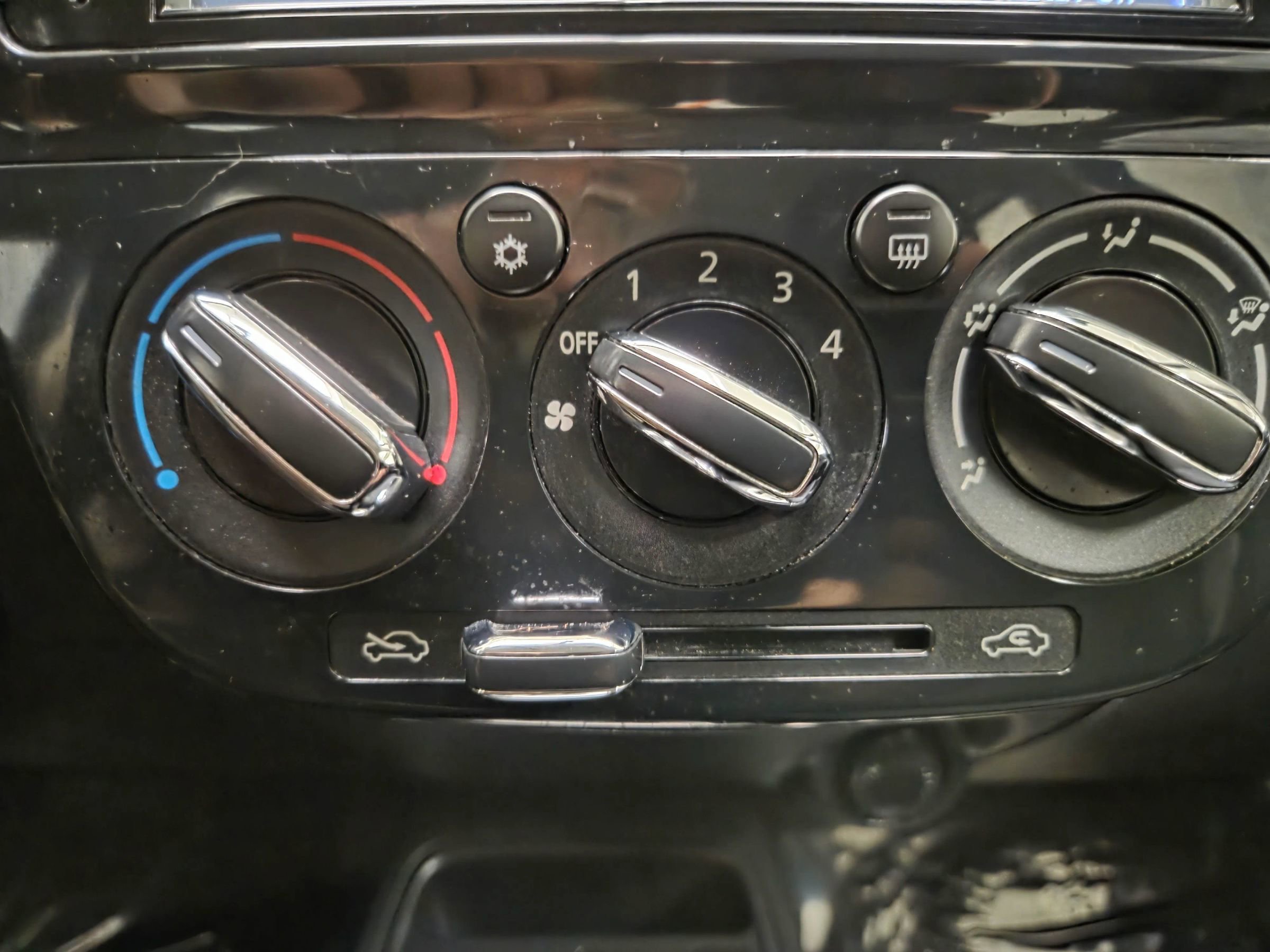 Used 2019 Mitsubishi Mirage ES image 27