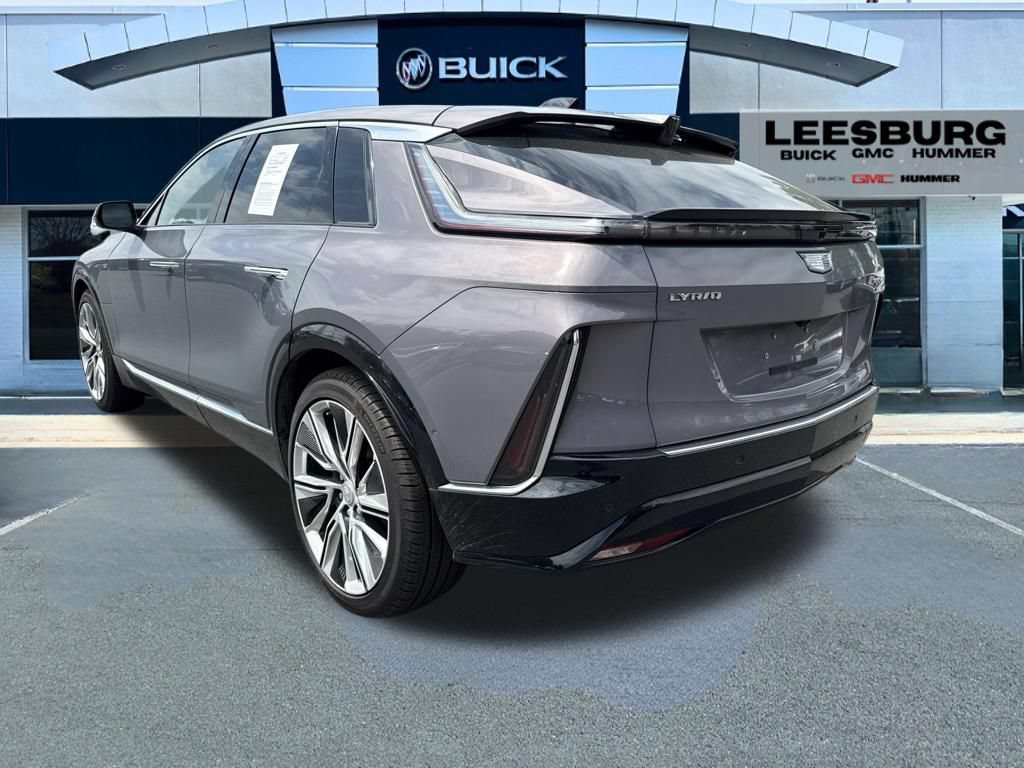Used 2025 Cadillac Lyriq Luxury w/ LPO, Floor Liner Package AWD/4WD image 5