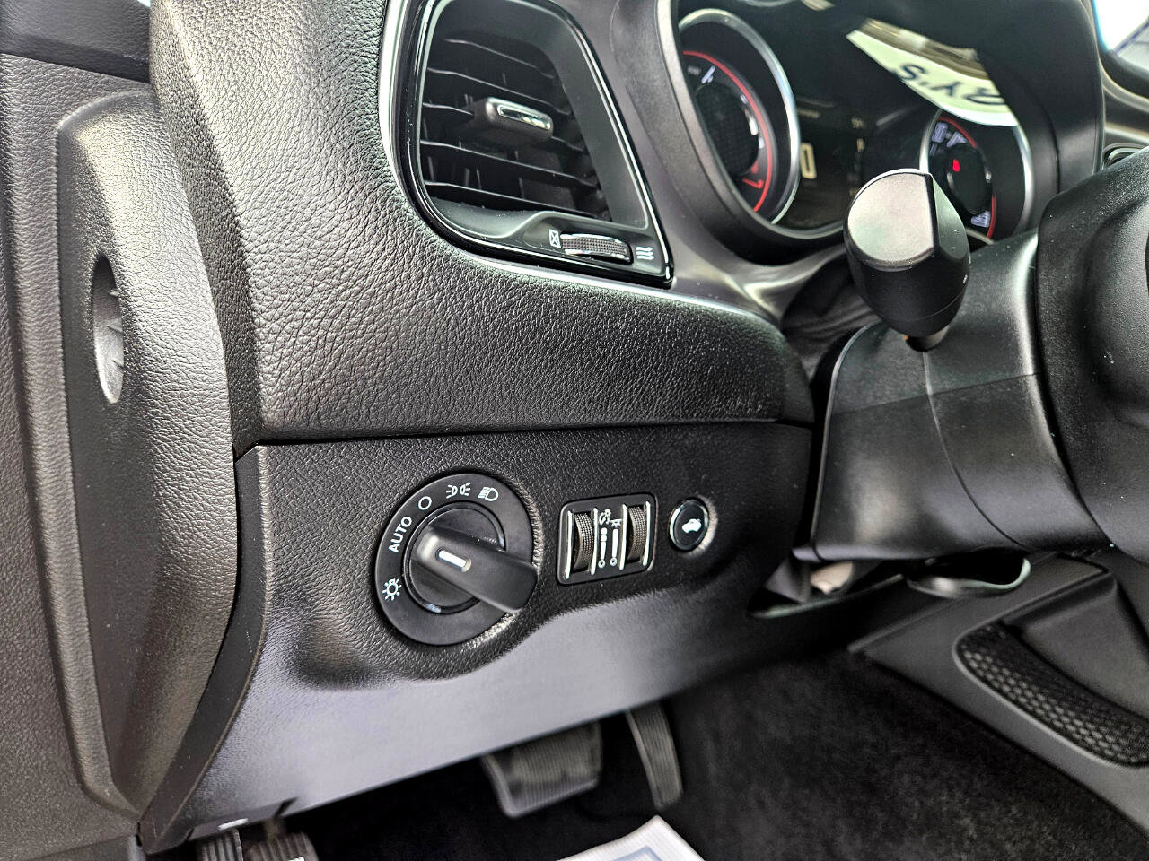 Used 2019 Dodge Challenger SXT image 20