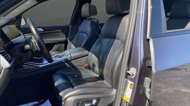 Used 2021 BMW X7 xDrive40i w/ M Sport Package image 9