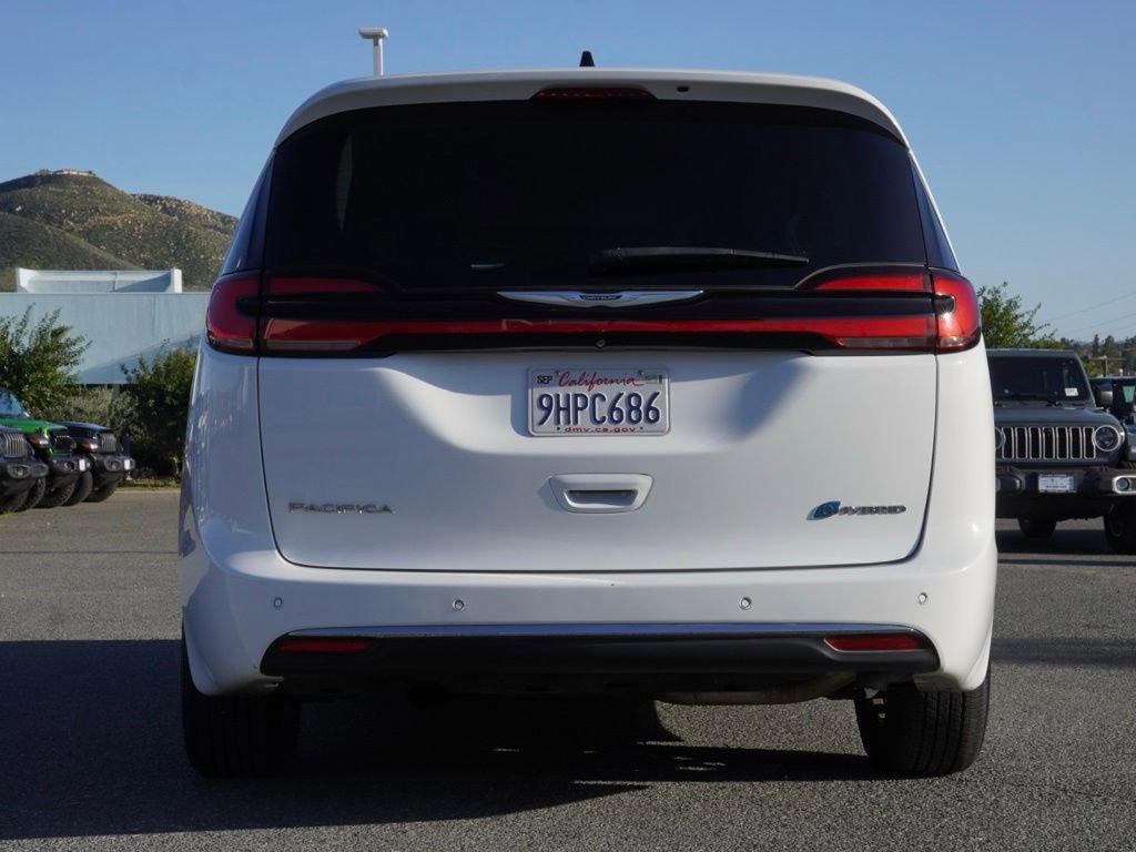 Certified 2023 Chrysler Pacifica Limited image 5