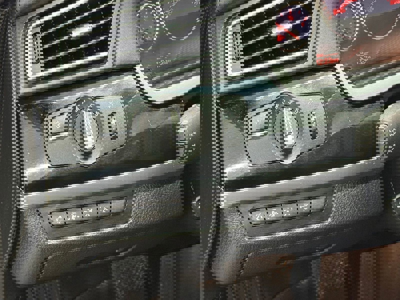 Used 2013 BMW 750Li LWB image 23