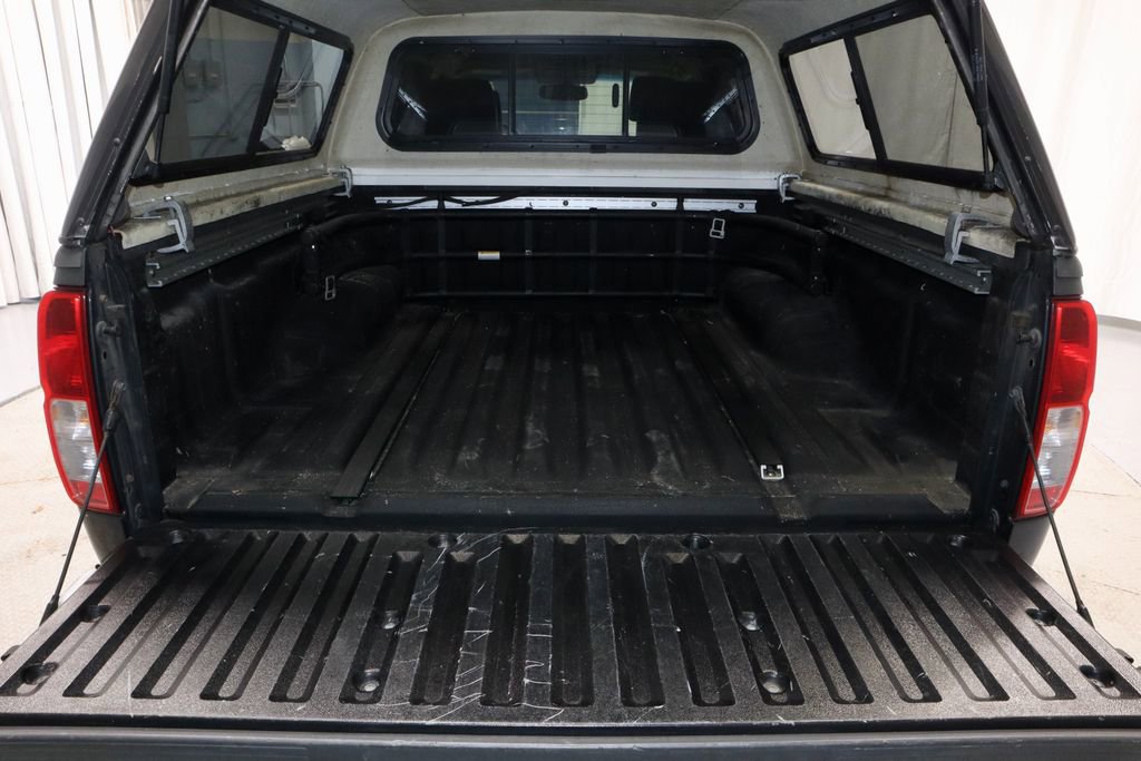 Used 2011 Nissan Frontier SL image 14