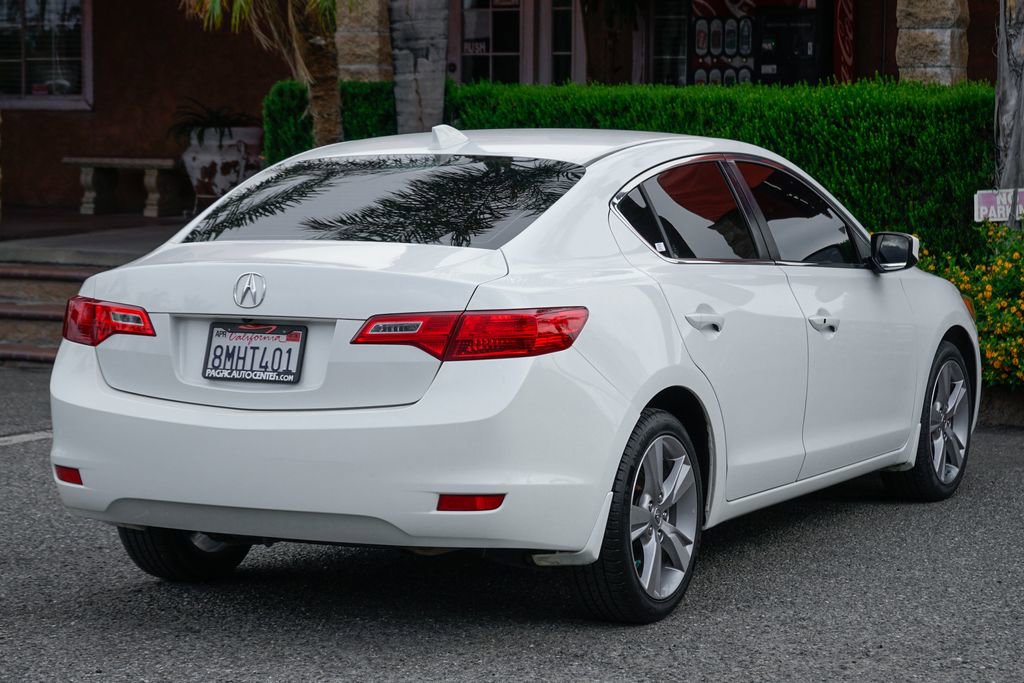 Used 2013 Acura ILX w/ Premium Package image 9