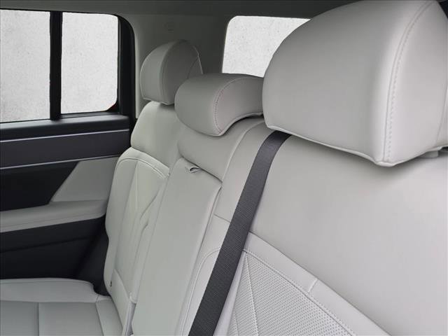 New 2026 Hyundai Santa Fe SEL FWD image 18