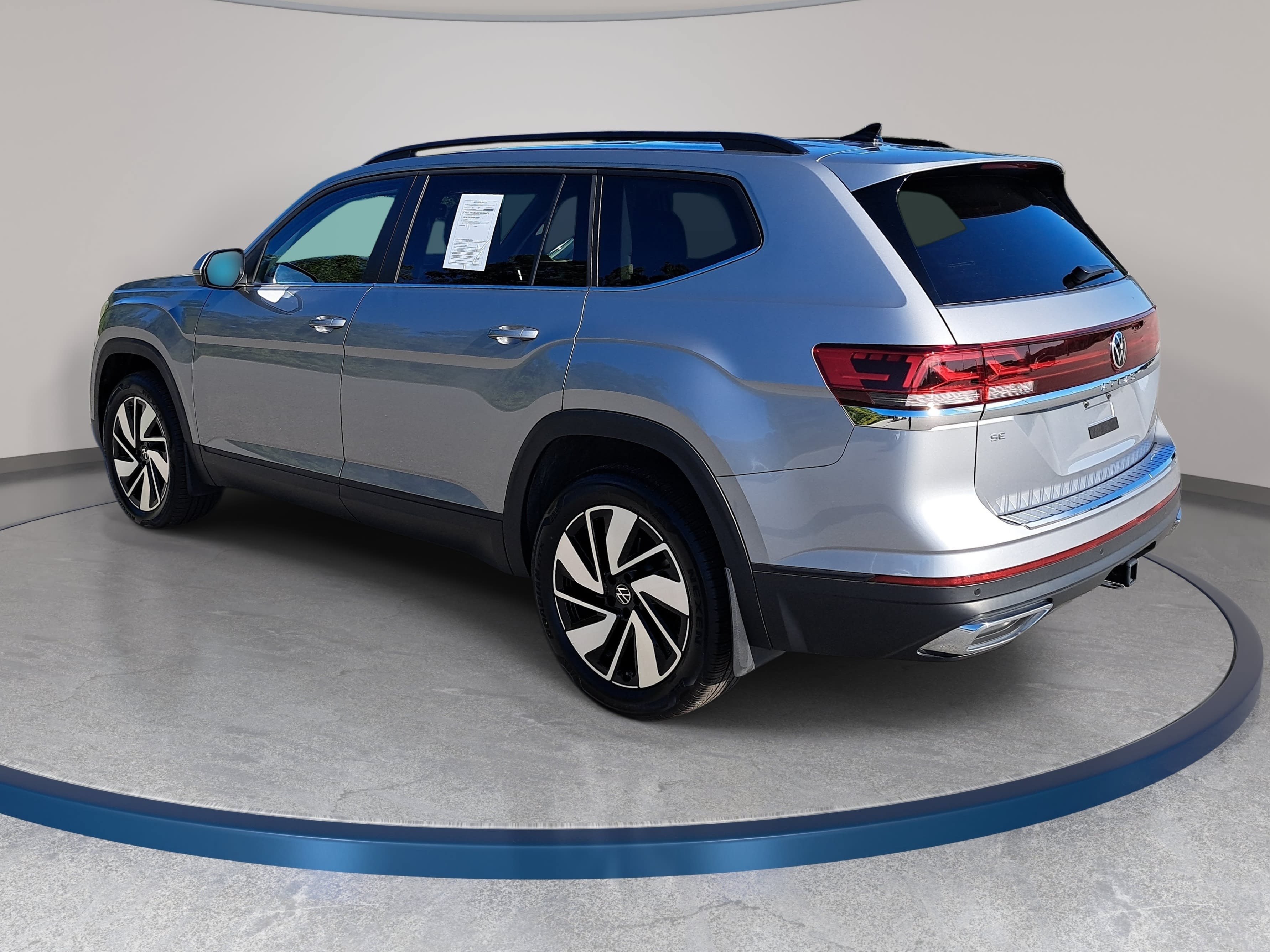 Certified 2026 Volkswagen Atlas SE FWD image 7