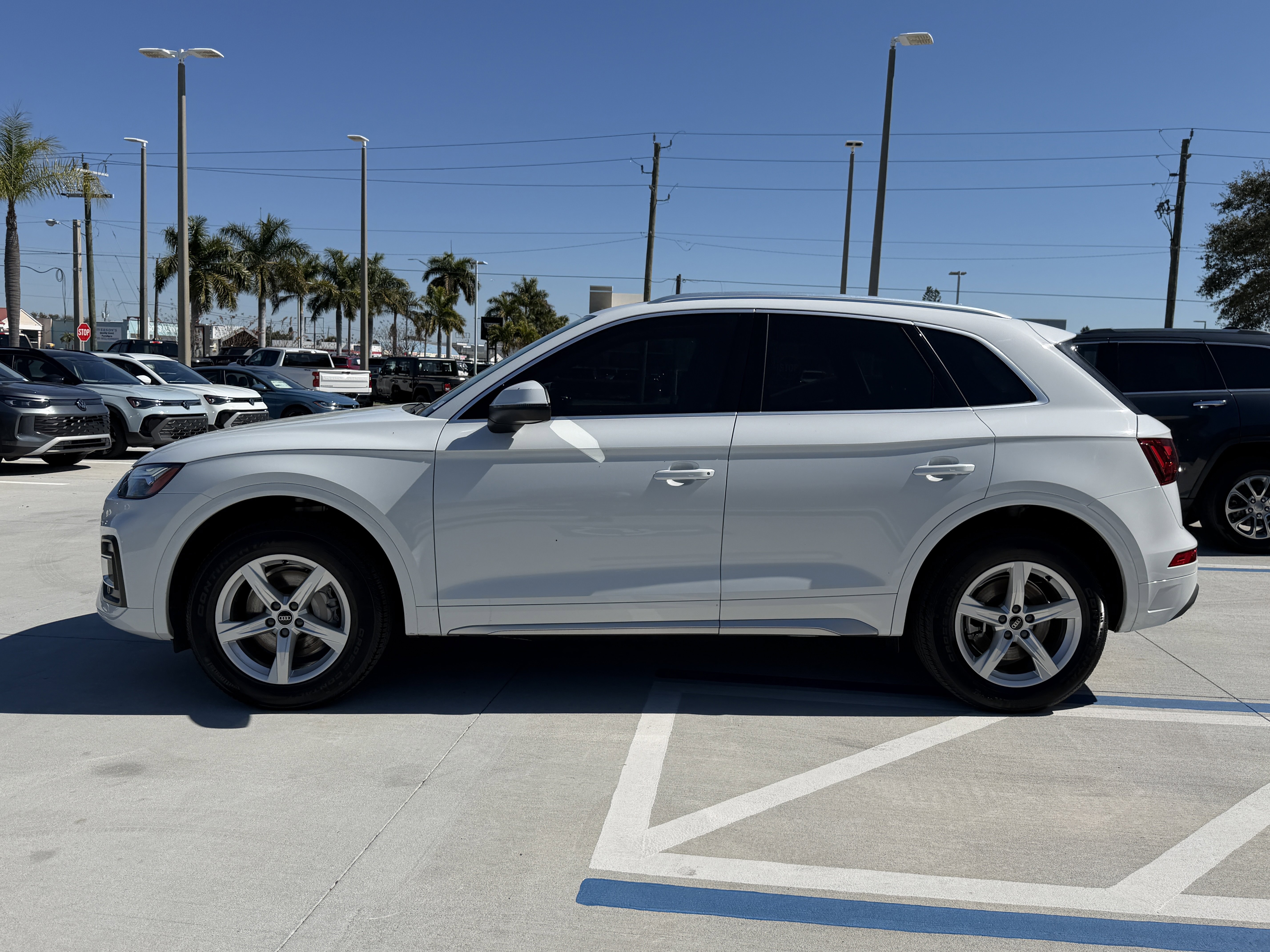 Used 2023 Audi Q5 2.0T Premium w/ Convenience Package image 6